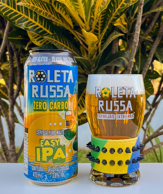Easy IPA Zero Carbo com copo Brasil